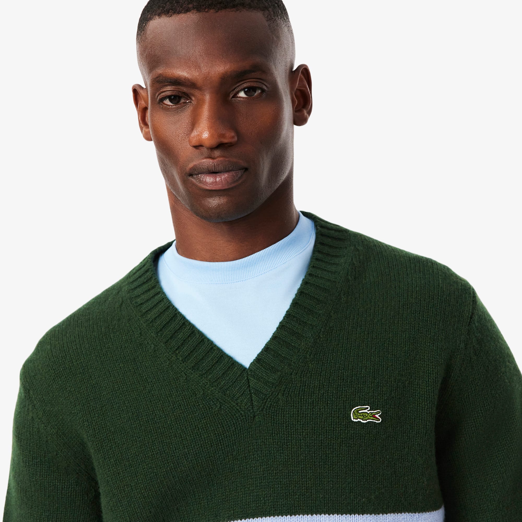 Men's Striped Wool V-Neck Sweater - Vert / Bleu