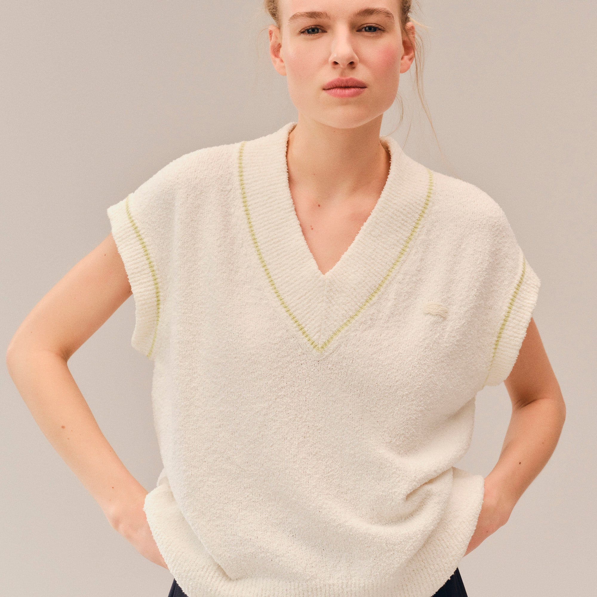 Cotton Blend V-neck Sleeveless Sweater Vest - White