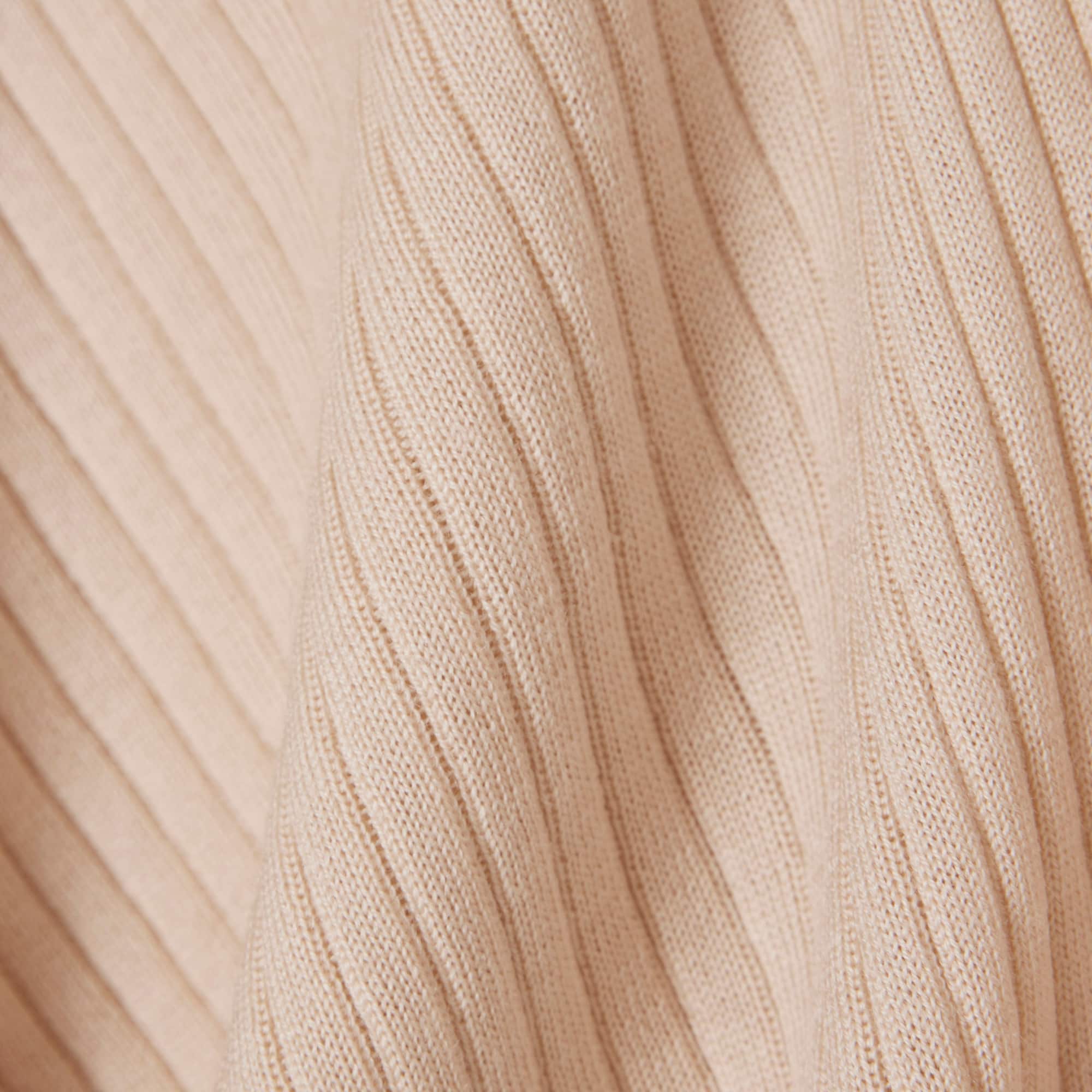 Merino Wool 3D Knit Sleeveless Sweater - Beige