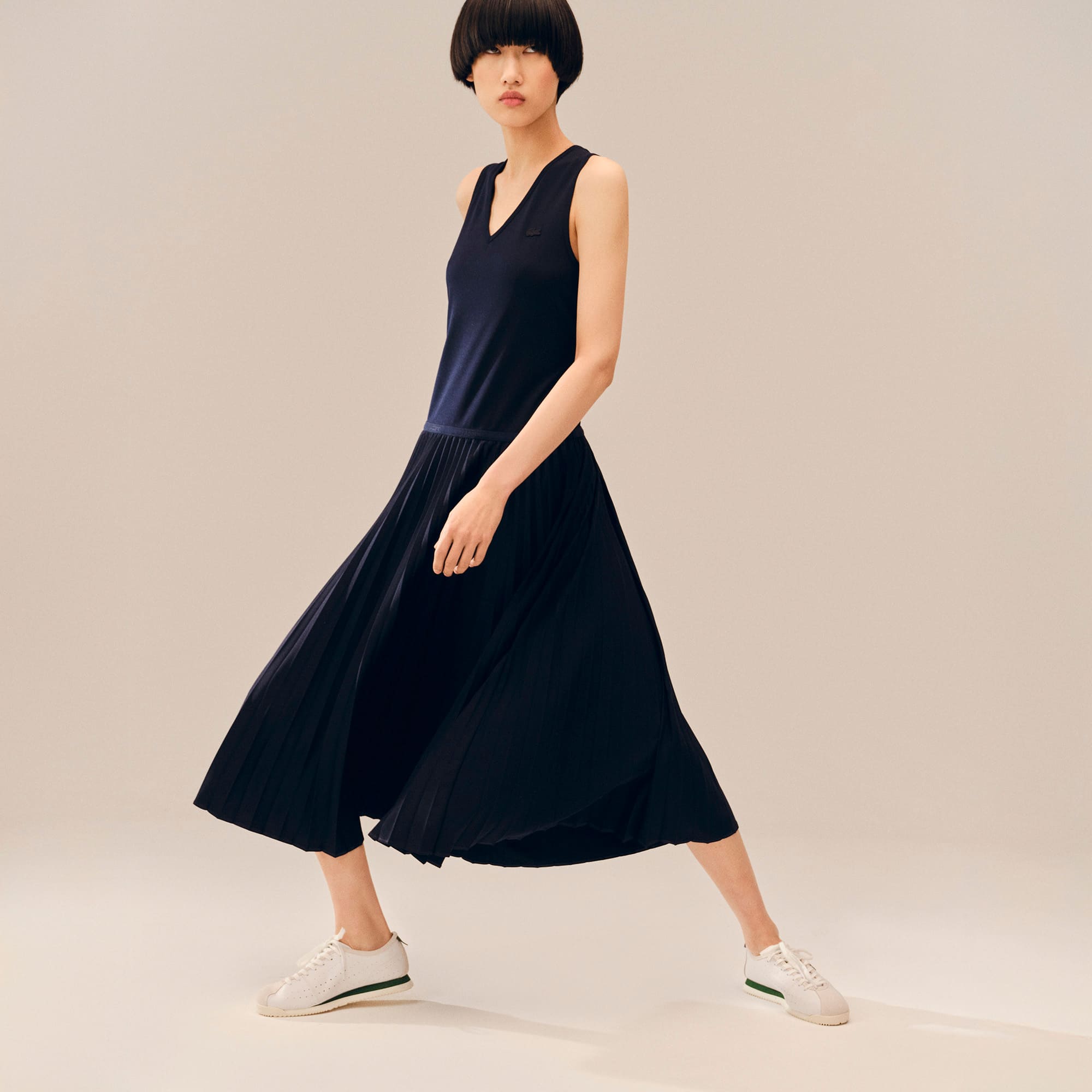 Long Sleeveless Pleated Dress - Navy Blue